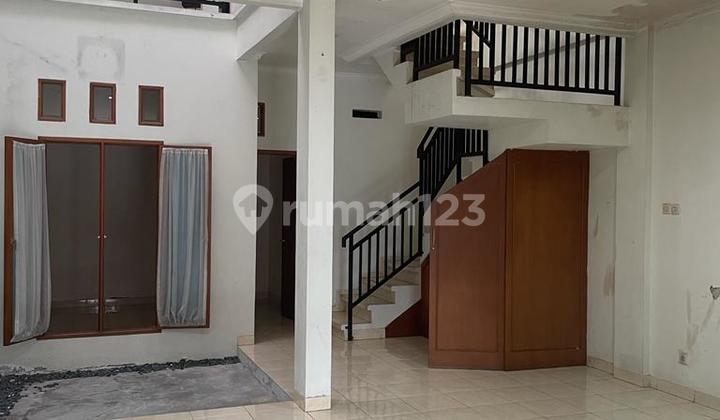 Flood-Free Semi-Furnished Move-In Ready House 2