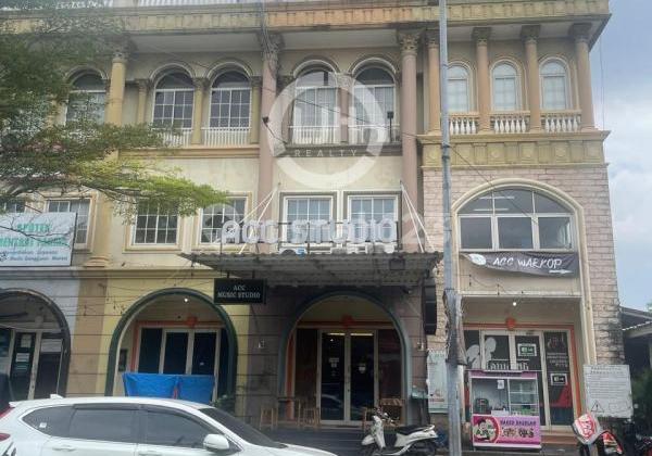 Rent a 3-unit Adjoining Shop Ready to Occupy in Grand Galaxy City Bekasi 1