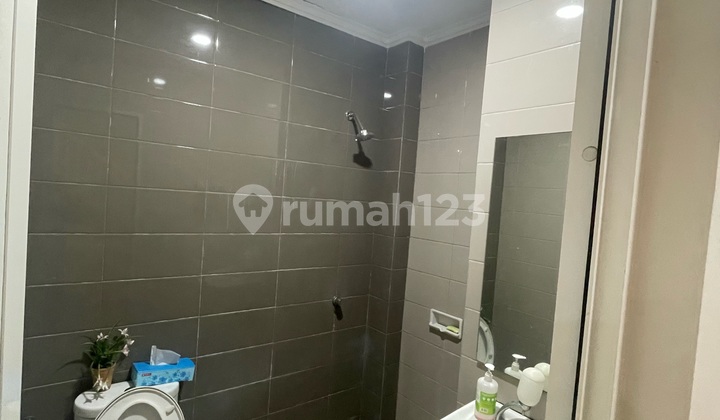 For Rent: Ready-to-Use Shop House, Suitable for Offices. 2