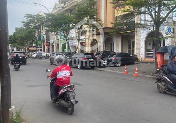 Rent a 3-unit Adjoining Shop Ready to Occupy in Grand Galaxy City Bekasi 2