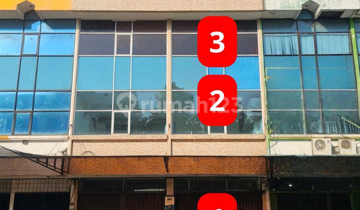 For Rent: 4-Unit Terraced Shophouse with Elevator Facilities 2