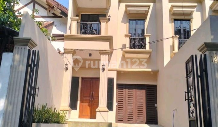 Rumah Brand New 2 Lantai Dekat Kampus Binus Kemanggisan