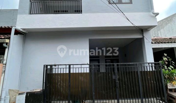 Nice 2-Story House with SHM in Sawah Baru Ciputat Ready to Occupy