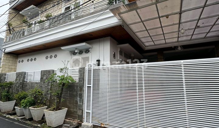 Rumah 2,5 Lantai Pinggir Jalan Raya Serdang Kemayoran