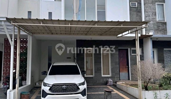 House in a Cluster in Jagakarsa Near Toll Road, Flood-Free