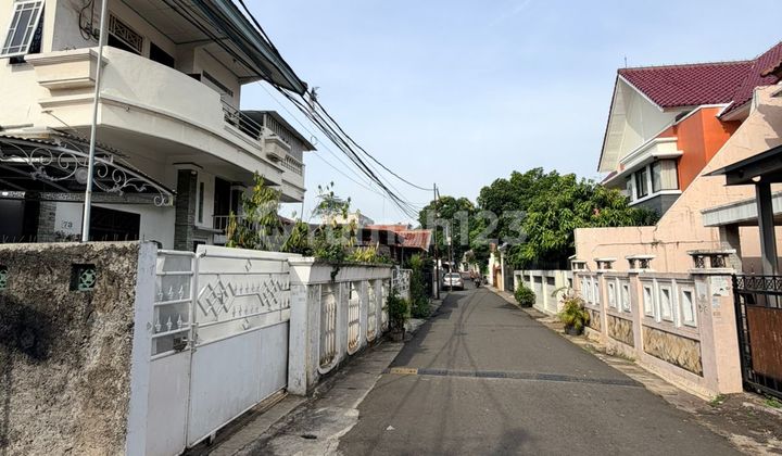 Rumah Luas Hoek Bebas Banjir di Kelapa Dua Kebon Jeruk 2