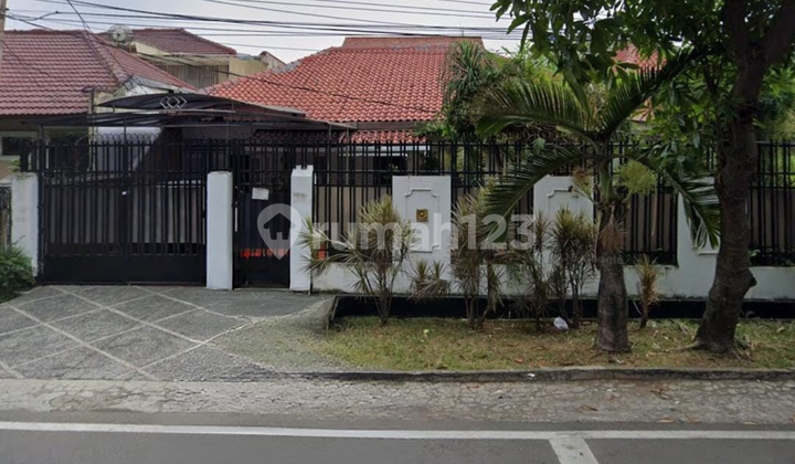 Rumah Luas Pinggir Jalan Utama Delman Tanah Kusir Jakarta Selatan