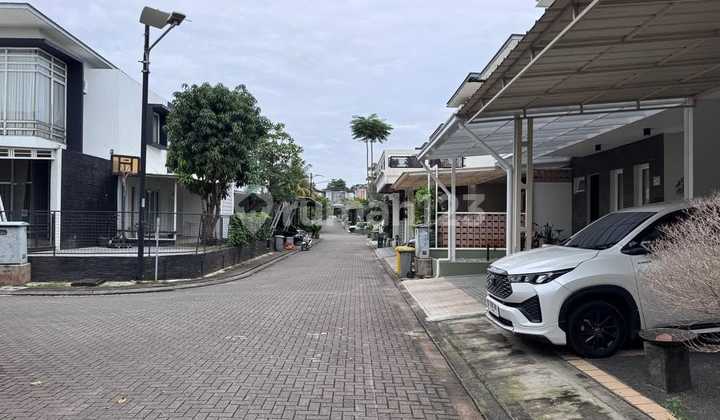 House in a Cluster in Jagakarsa Near Toll Road, Flood-Free 2