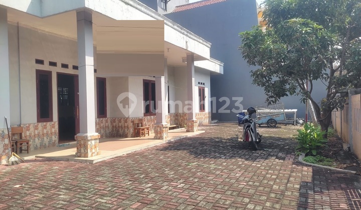 House on East Swasembada Street, Tanjung Priok (Land Size/Building Size 431/190 m) 2