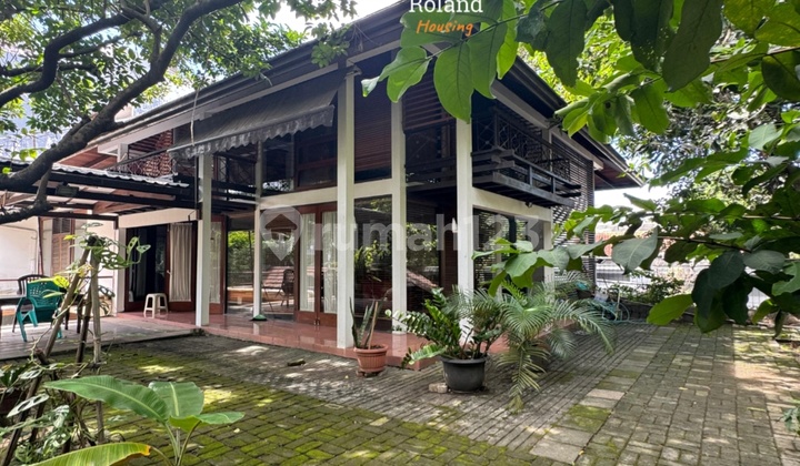 Dekat Sekolah Esmod 2