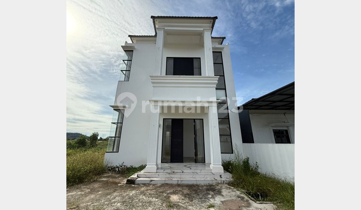 Modern 2-Story Mountain View House, Ideal for Villa/Residence