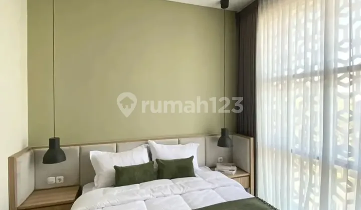 Rumah 2 Lantai , 4 Kamar Tidur