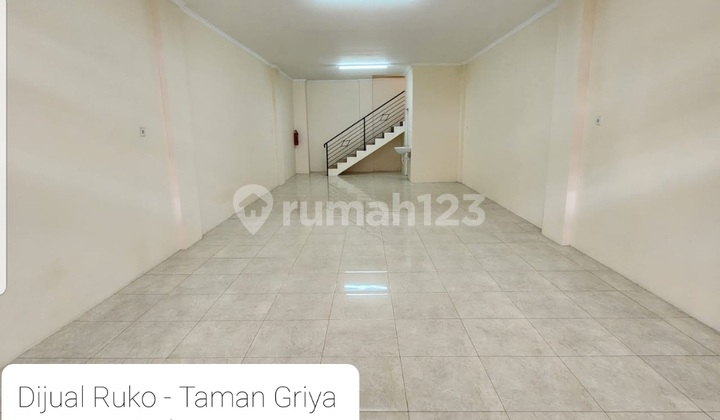 For Sale 3-Story Shophouse on Main Street Taman Griya, Jimbaran