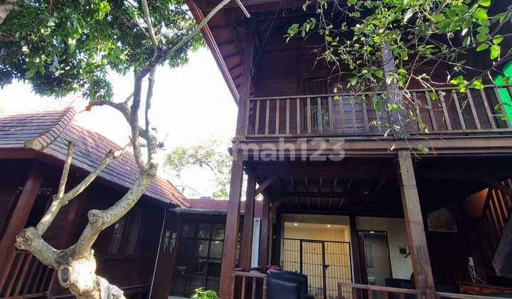 Wooden Joglo House 2 Beds Semi-Furnished in Jimbaran 2