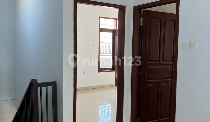 For Rent/For Sale 3-Story Shop House in West Denpasar 2