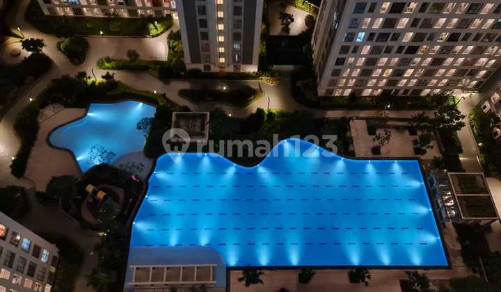 ​"bryant Lantai 29! The Ultimate Sky Living: Unit Eksklusif M-town Dengan View Bebas & Kolam Renang Penuh Cahaya!"