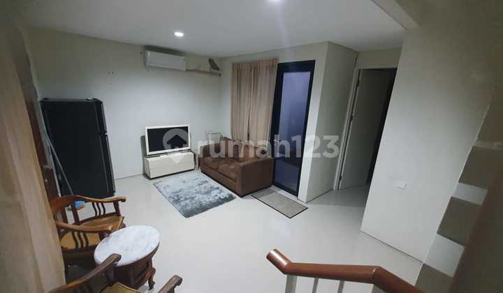 Dijual Rumah 2 Lantai Northwest Lake Surabaya 2