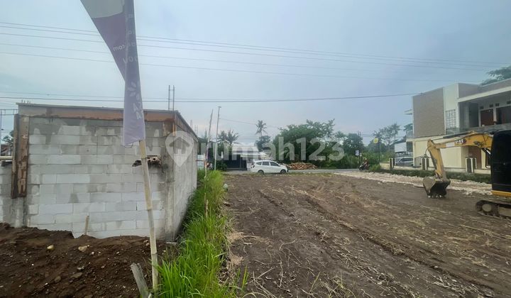 Tanah SHM Sleman Palagan Pemandangan Sawah Hijau dan Merapi