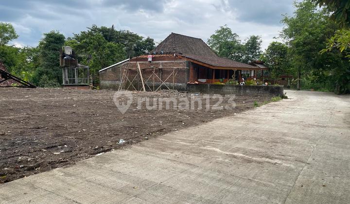 SHM Land in Kaliurang Suitable for Private Villa Residence SHM Land in Kaliurang Suitable for Private Villa Residence