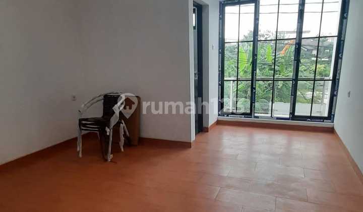 Rumah Siap Huni Dengan Harga Terjangkau Dan Letak Strategis Di Meruya Jakarta Barat 2