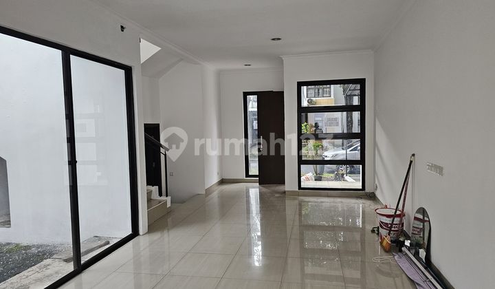 For Sale, Well-Maintained and Habitable House in a Very Strategic Location For Sale, Well-Maintained and Habitable House in a Very Strategic Location