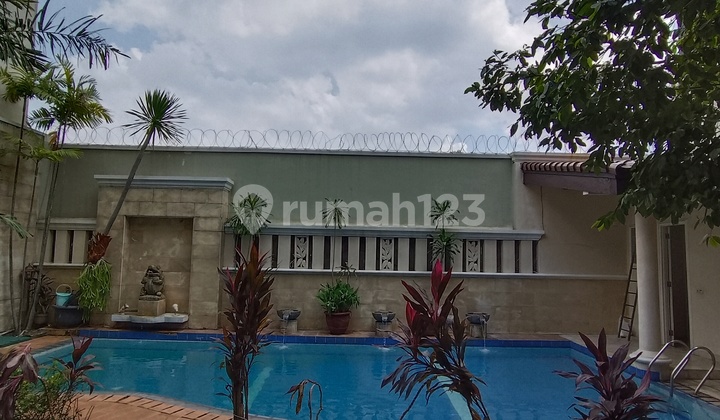 Disewakan Rumah Mewah 2 Lantai di Pondok Indah