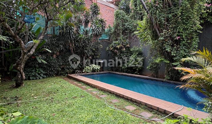 Disewakan Rumah Siap Huni dan Cocok untuk Kantor Disewakan Rumah Siap Huni dan Cocok untuk Kantor