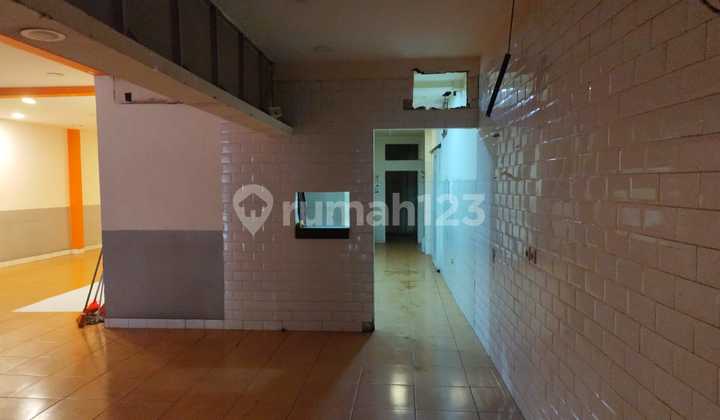 For Rent 2-Story Shop House in a Very Strategic Location in Cilandak 2