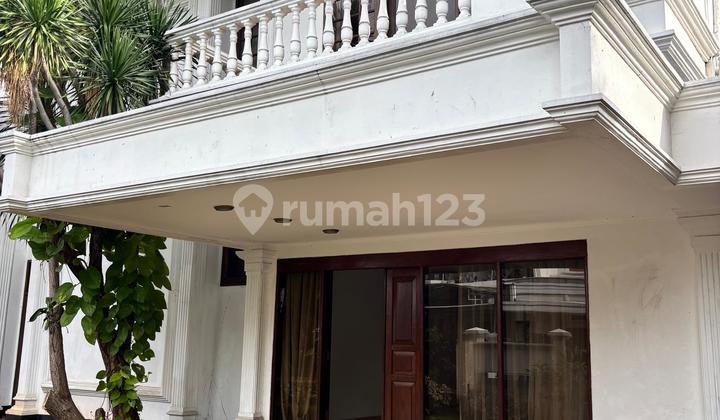 Disewakan Rumah Siap Huni di Permata Hijau Disewakan Rumah Siap Huni di Permata Hijau