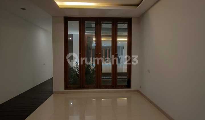 For Rent: Nice and Strategic House Ready to Occupy in Menteng For Rent: Nice and Strategic House Ready to Occupy in Menteng