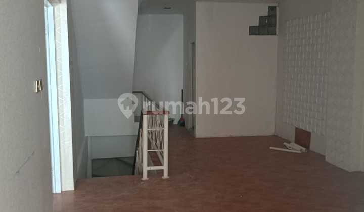 For Rent 2 Very Strategic Shophouses in Gandaria Selatan 2