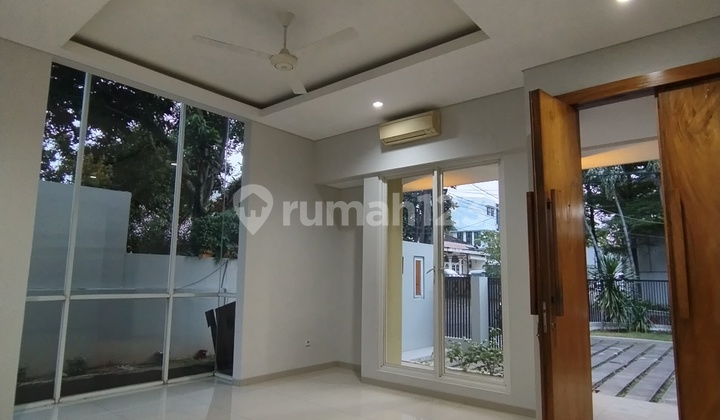 Disewakan Rumah Siap Huni di Kemang Lokasi Strategis 2