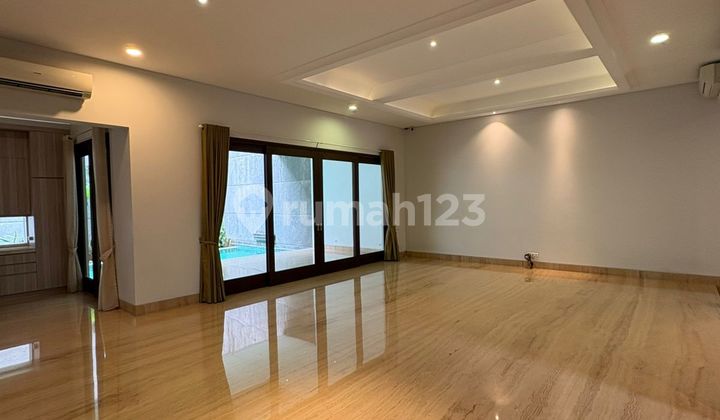 Sisewakan Rumah Mewah 2,5 Lantai Siap Huni