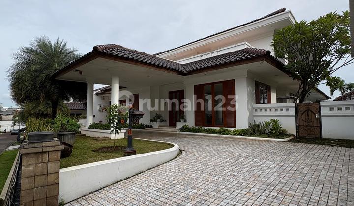 Disewakan / Dijual Rumah Mewah Sangat Luas Siap Huni Disewakan / Dijual Rumah Mewah Sangat Luas Siap Huni