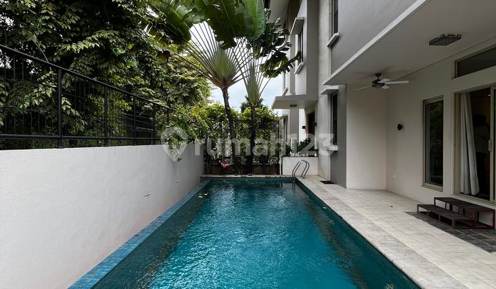 Disewakan Rumah Mewah dan Lokasi Strategis