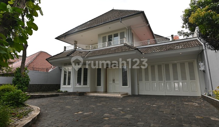 Disewakan Rumah Mewah Sangat Strategis Siap Huni di Menteng Disewakan Rumah Mewah Sangat Strategis Siap Huni di Menteng