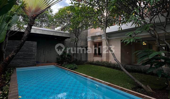 Disewakan Rumah Mewah 2 Lantai Siap Huni