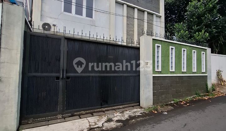Disewakan Rumah Siap Huni dan Cocok untuk Kantor Disewakan Rumah Siap Huni dan Cocok untuk Kantor