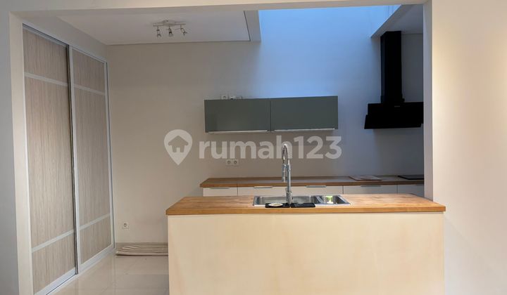 For Sale, Ready-to-Occupy House Inside a Cluster in Lebak Bulus 2