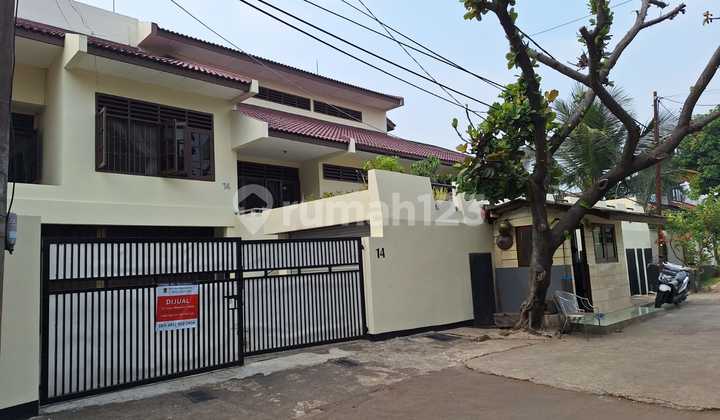 Bebas Banjir, Rumah, 3 Lantai, SHM, Dekat Tempat Ibadah, di Pangkalan Jati Bebas Banjir, Rumah, 3 Lantai, SHM, Dekat Tempat Ibadah, di Pangkalan Jati