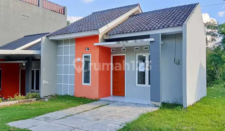 Cheap House in North Solo Near UNS