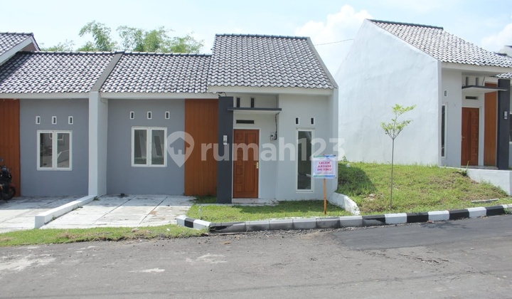 0% Down Payment Flood-Free House Near Jayawijaya Park 0% Down Payment Flood-Free House Near Jayawijaya Park