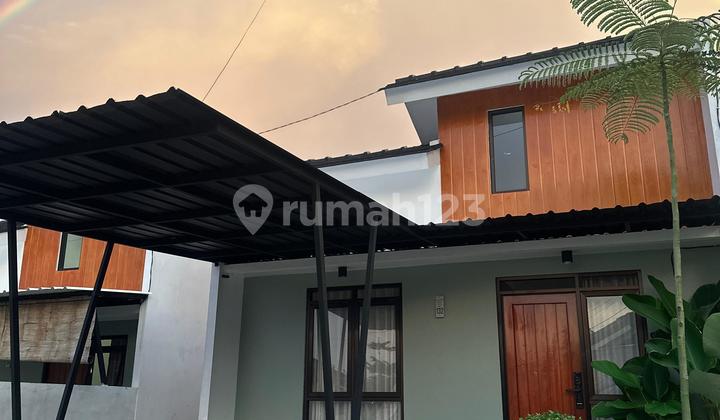 Rumah Gaya Tropis di Solo Utara 5 Menit ke Solo Rumah Gaya Tropis di Solo Utara 5 Menit ke Solo