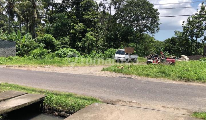 Jual Tanah Sangat Strategis Untuk Buka Bisnis Karena Lokasi Lahan Di Pinggir Jalan Raya Utama Kaba Kaba. Harga Sangat Terjangkau Lokasi Di Lingkungan Industri