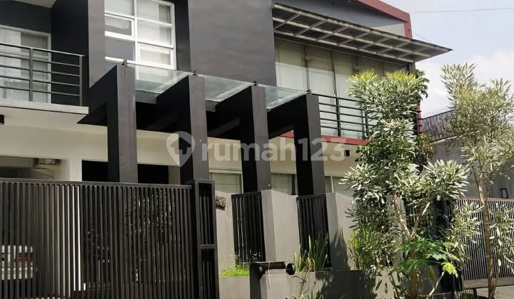 Rumah Siap Huni Dengan One Gate System, Lingkungan Nyaman Dengan Jalanan Lebar. Butuh Minim Renovasi