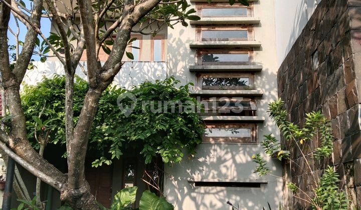 Rumah Asri Siap Huni Dengan One Gate System, Lingkungan Nyaman Dan Tenang Di Area Bintaro Jaya Sektor 2 Tangerang Selatan