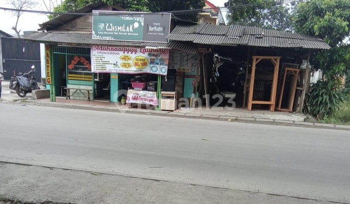 House & 2 Shophouses in a Strategic Location in Legok