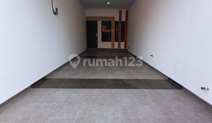 Rumah Siap Huni Semi Furnished di Tanjung Duren, Jakarta Barat Rumah Siap Huni Semi Furnished di Tanjung Duren, Jakarta Barat