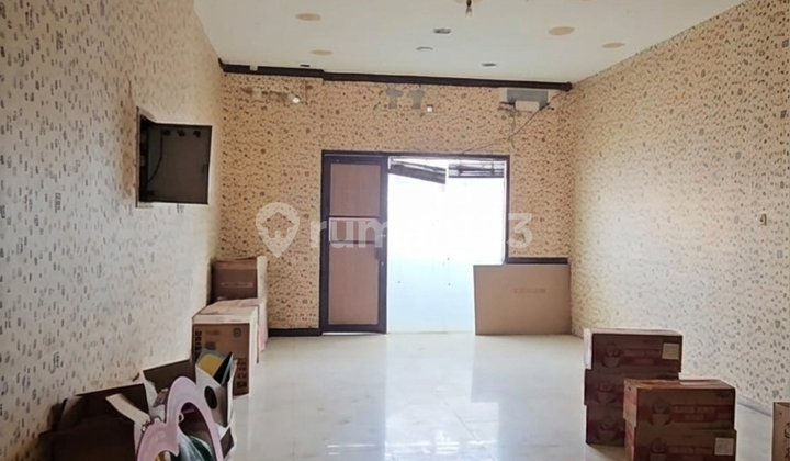 3-Storey Shop House in Prime Location on Mangga Besar Raya Street 3-Storey Shop House in Prime Location on Mangga Besar Raya Street