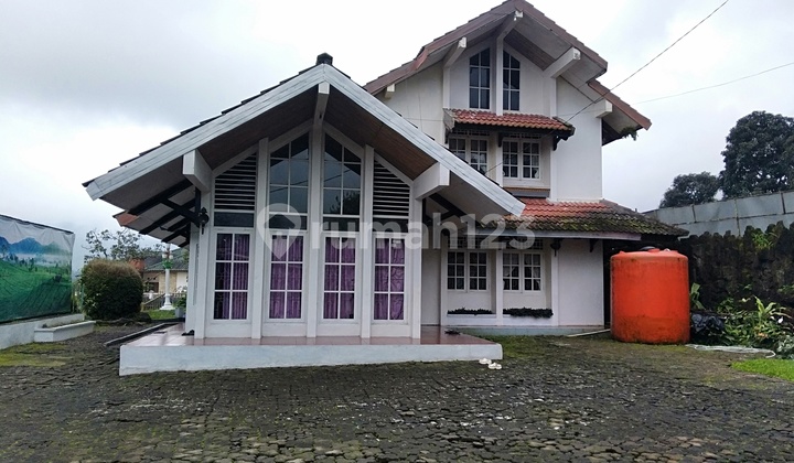 Villa Puncak Cisarua Dekat Hotel Seruni. Dijual Cepat Strategis
